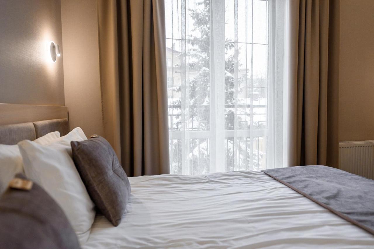 Nota Bene Hotel & Restaurant Lviv Bagian luar foto