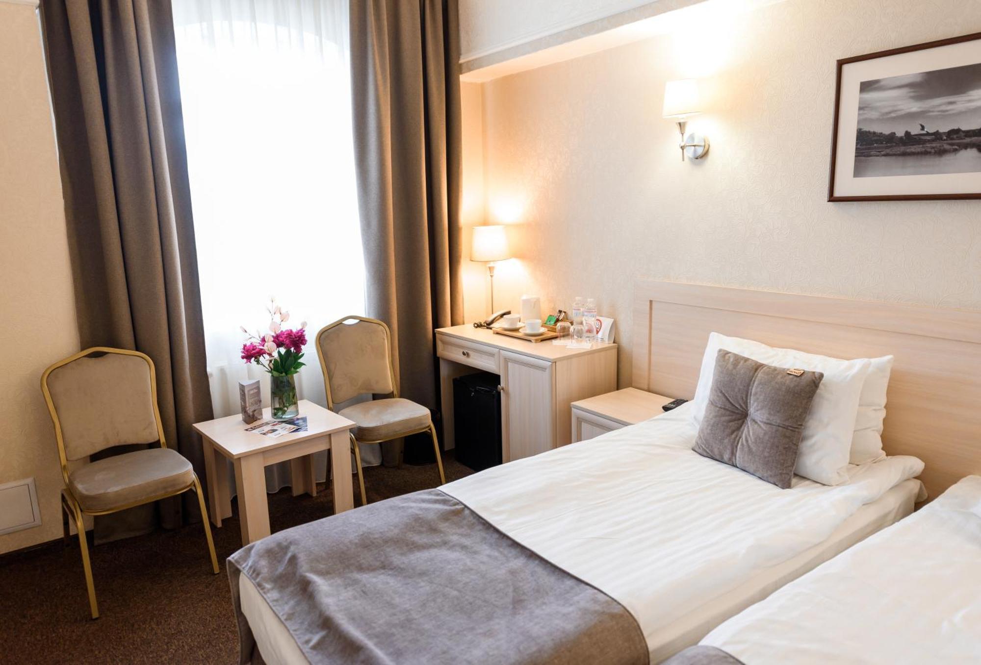 Nota Bene Hotel & Restaurant Lviv Bagian luar foto