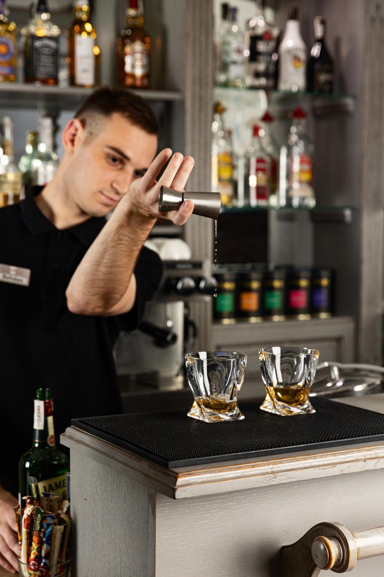 Nota Bene Hotel & Restaurant Lviv Bagian luar foto