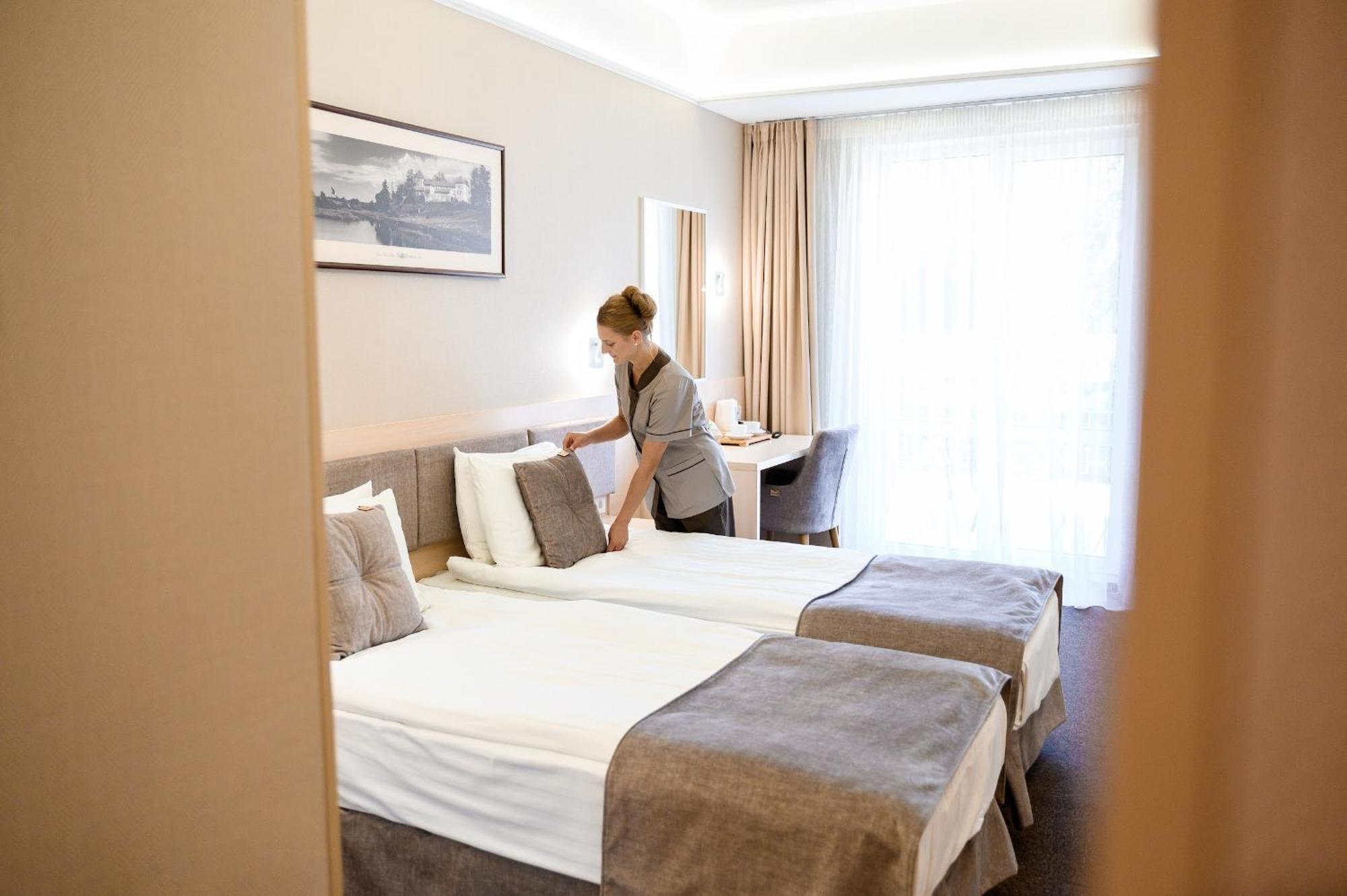 Nota Bene Hotel & Restaurant Lviv Bagian luar foto