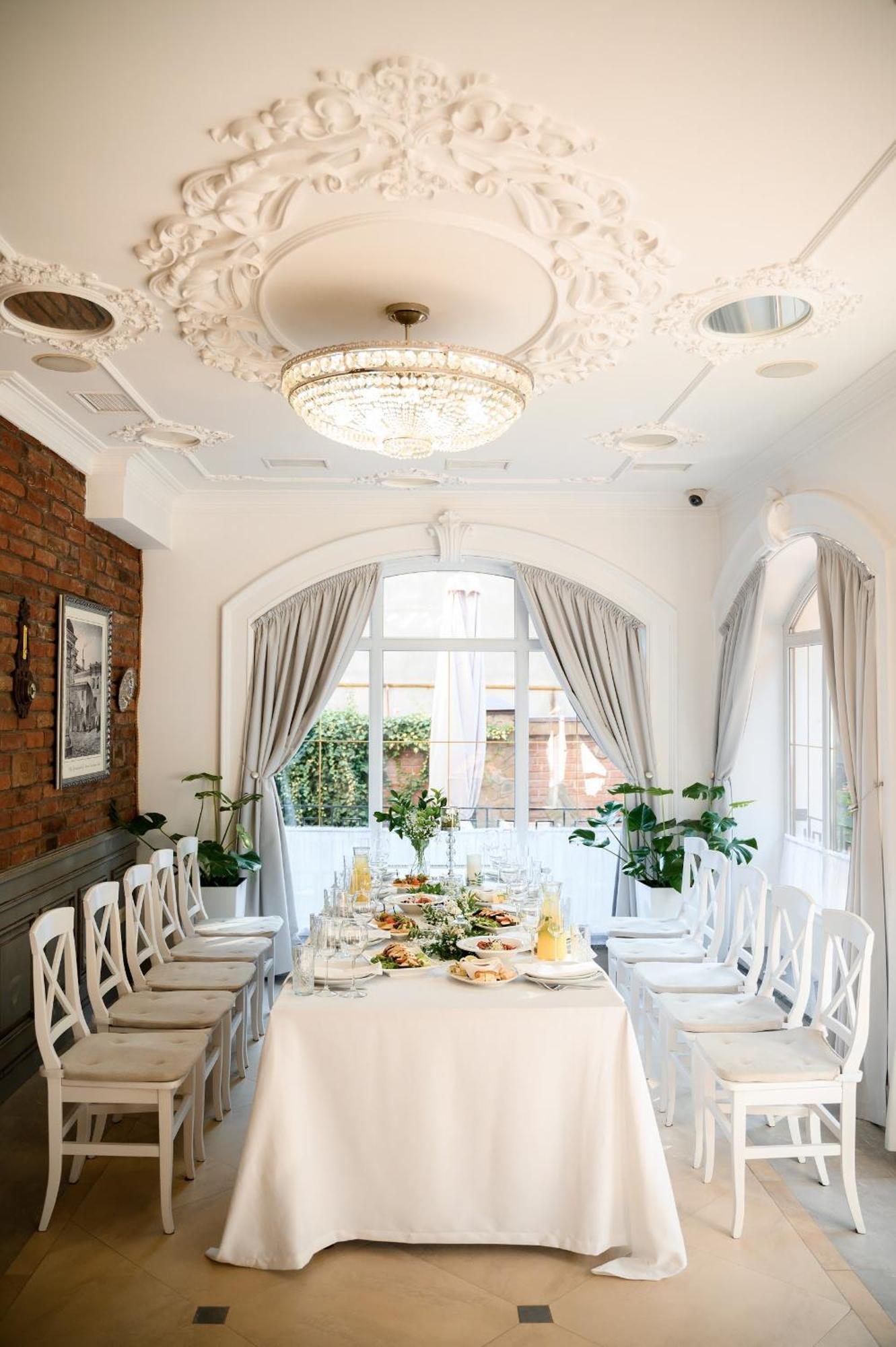 Nota Bene Hotel & Restaurant Lviv Bagian luar foto